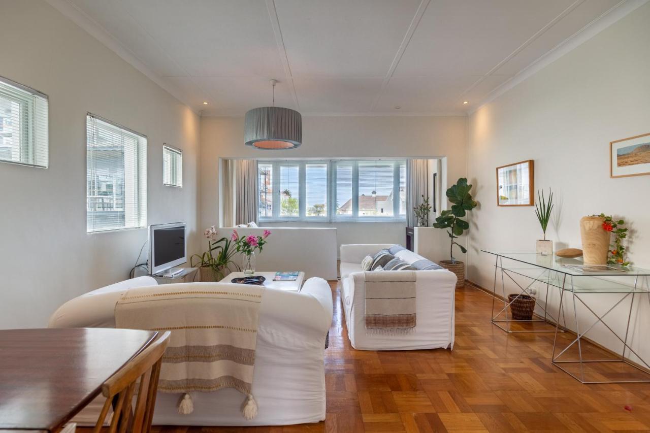 Portswood Mews - Chic White Studio Apartment Green Point Cidade Do Cabo Exterior foto